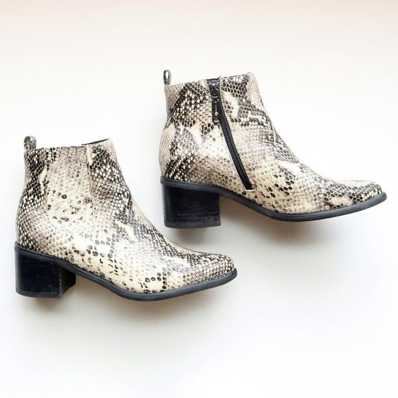 Blondo Snakeskin Leather Waterproof Block Heel Pointy Toe Ankle Boots / Booties - Picture 11 of 16
